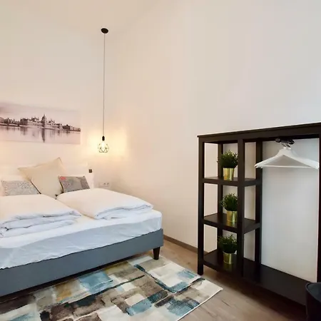 Standard By Hi5 - Rakoczi Ut 23 * Budapest
